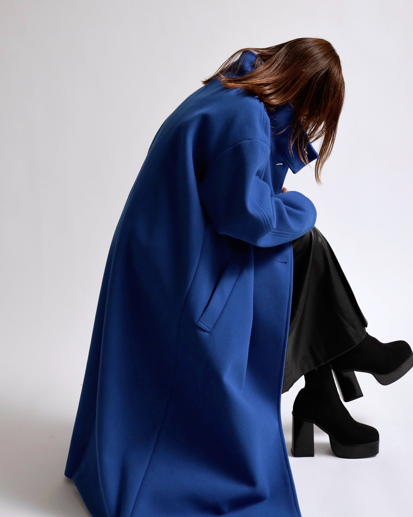 ディープブルー・ロングコート