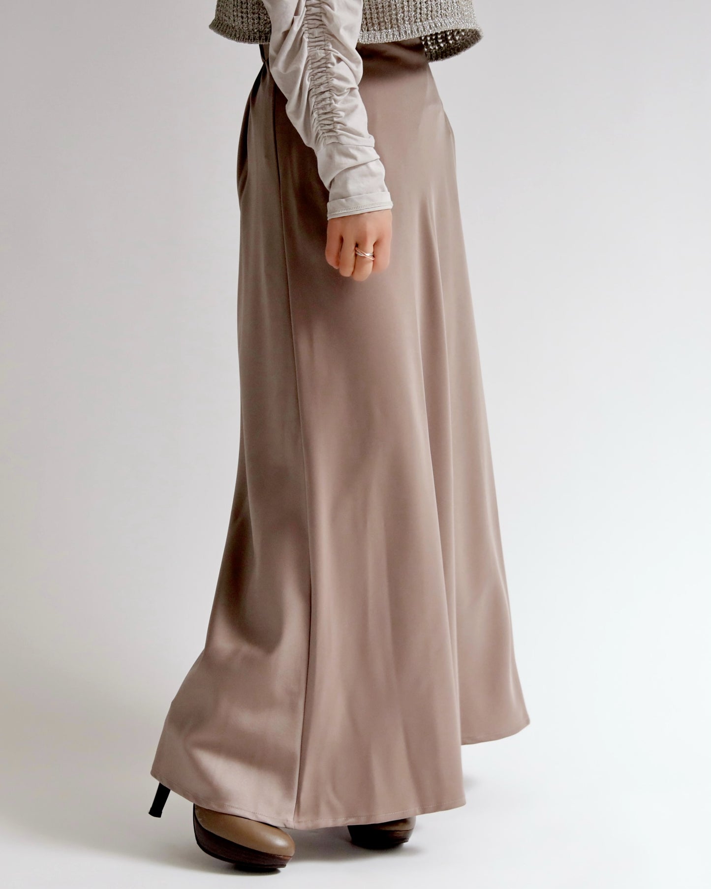 サテンライク ロングスカート