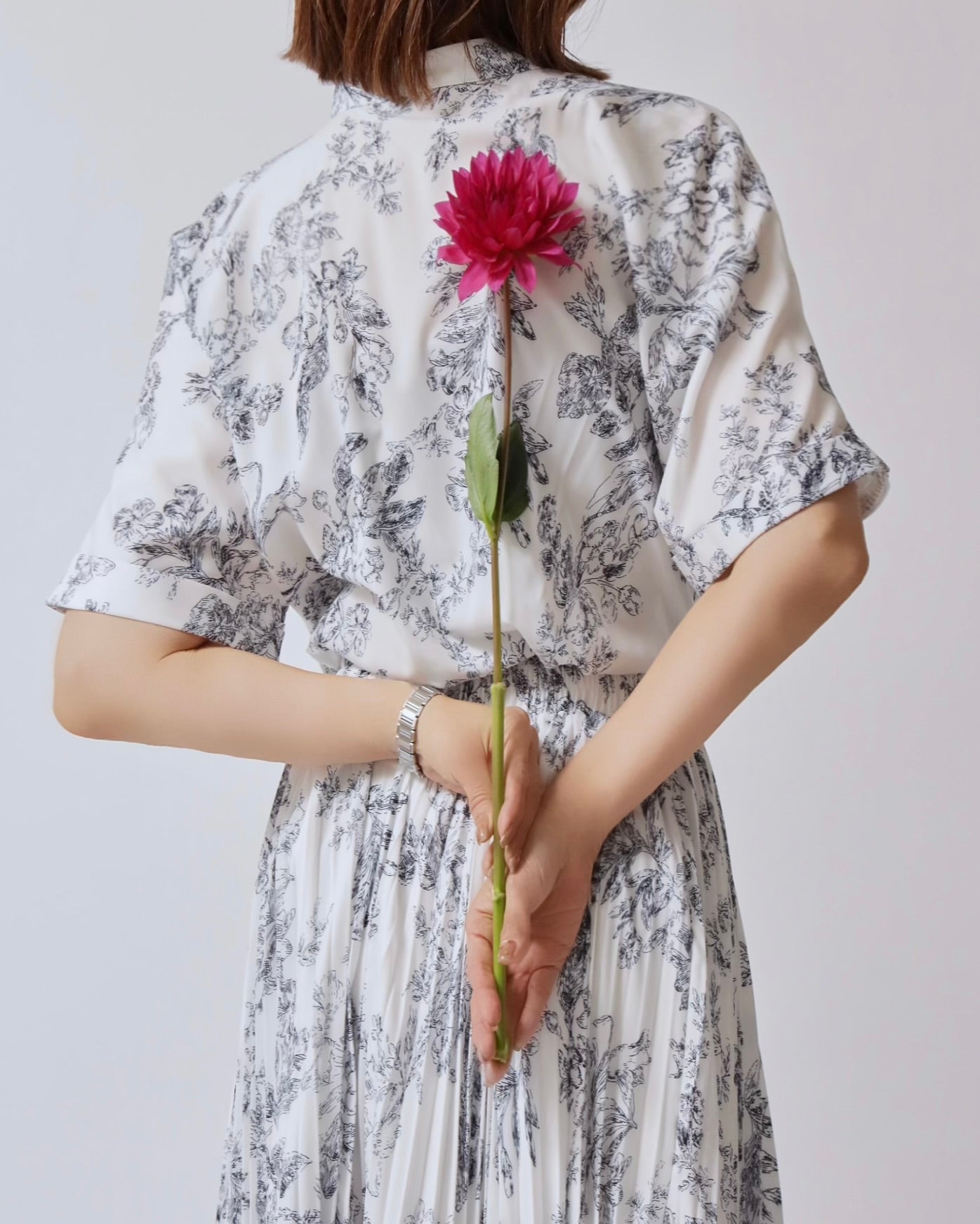 ボタニカルプリーツシャツワンピース