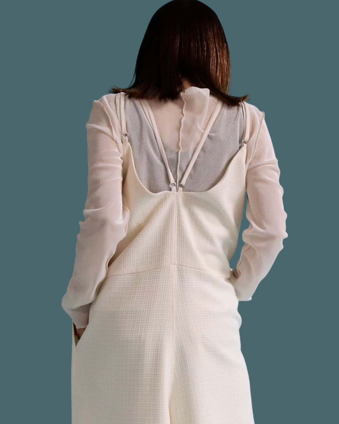 vネックサロペット