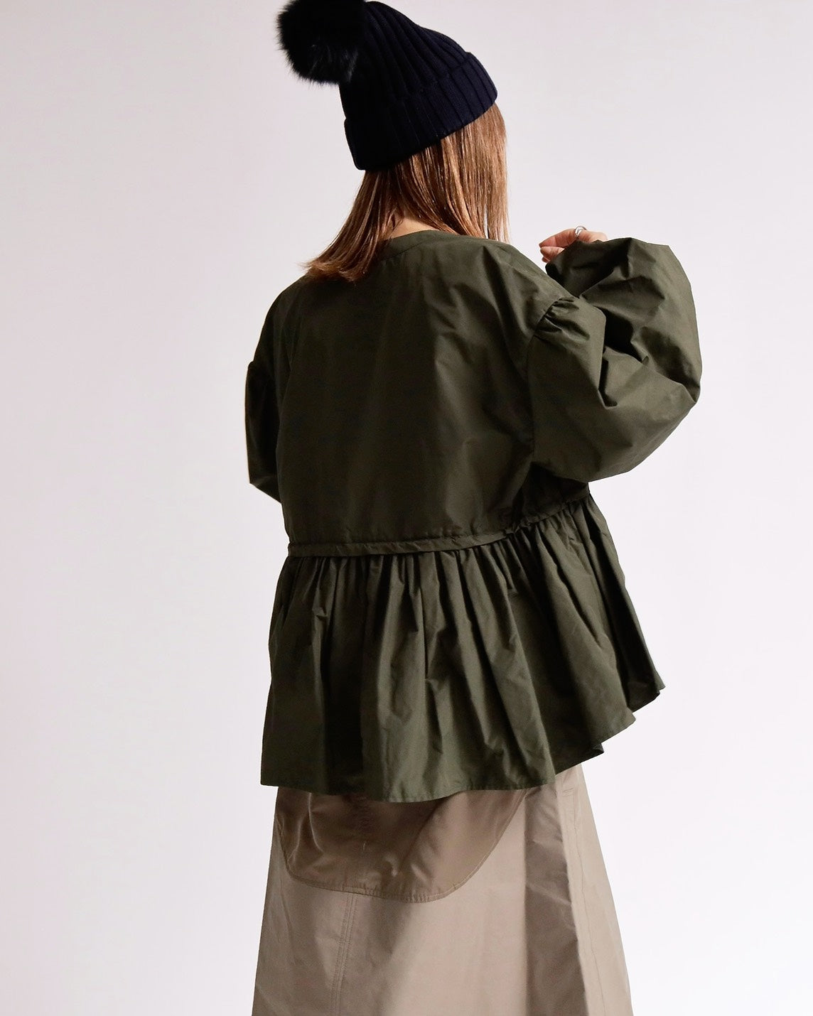 ボリュームスリーブノーカラーブルゾン