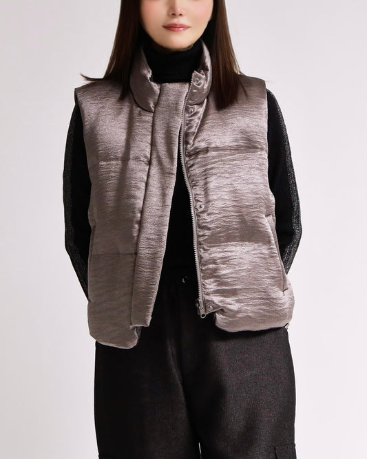 サテンタッチ中綿スタンドベスト