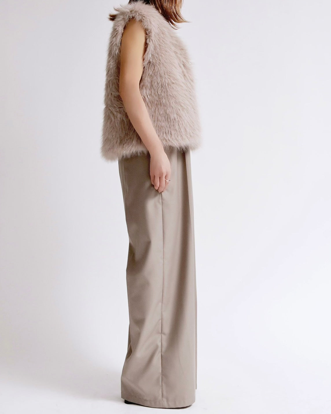 グリッターフェイクファーノーカラーベスト