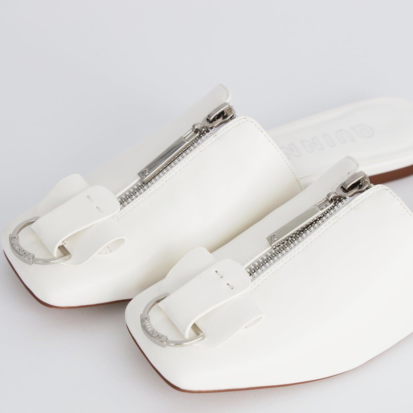 ＱUINN　mule　sandal