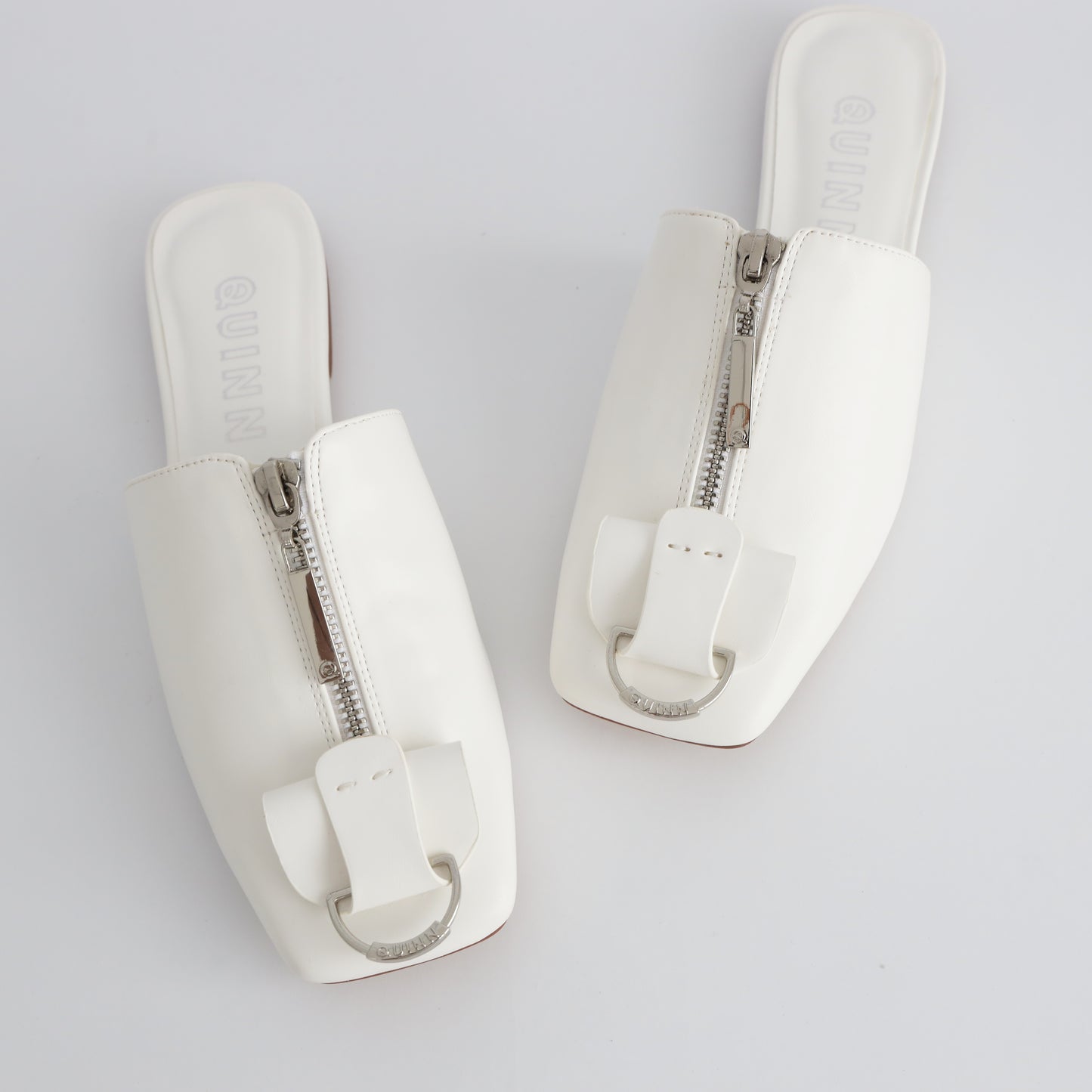 ＱUINN　mule　sandal