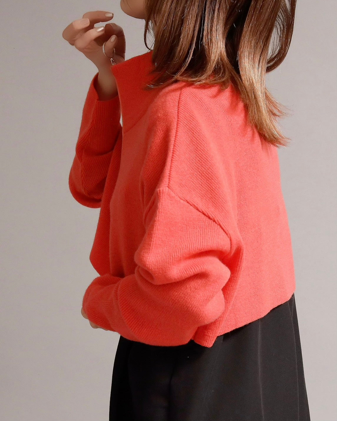 ジップアップショート丈ニット