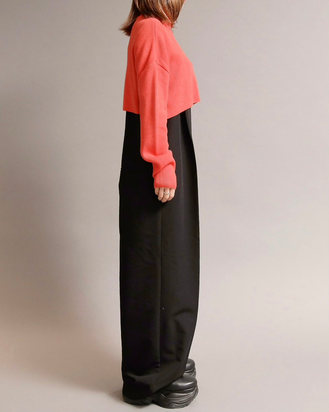 ジップアップショート丈ニット