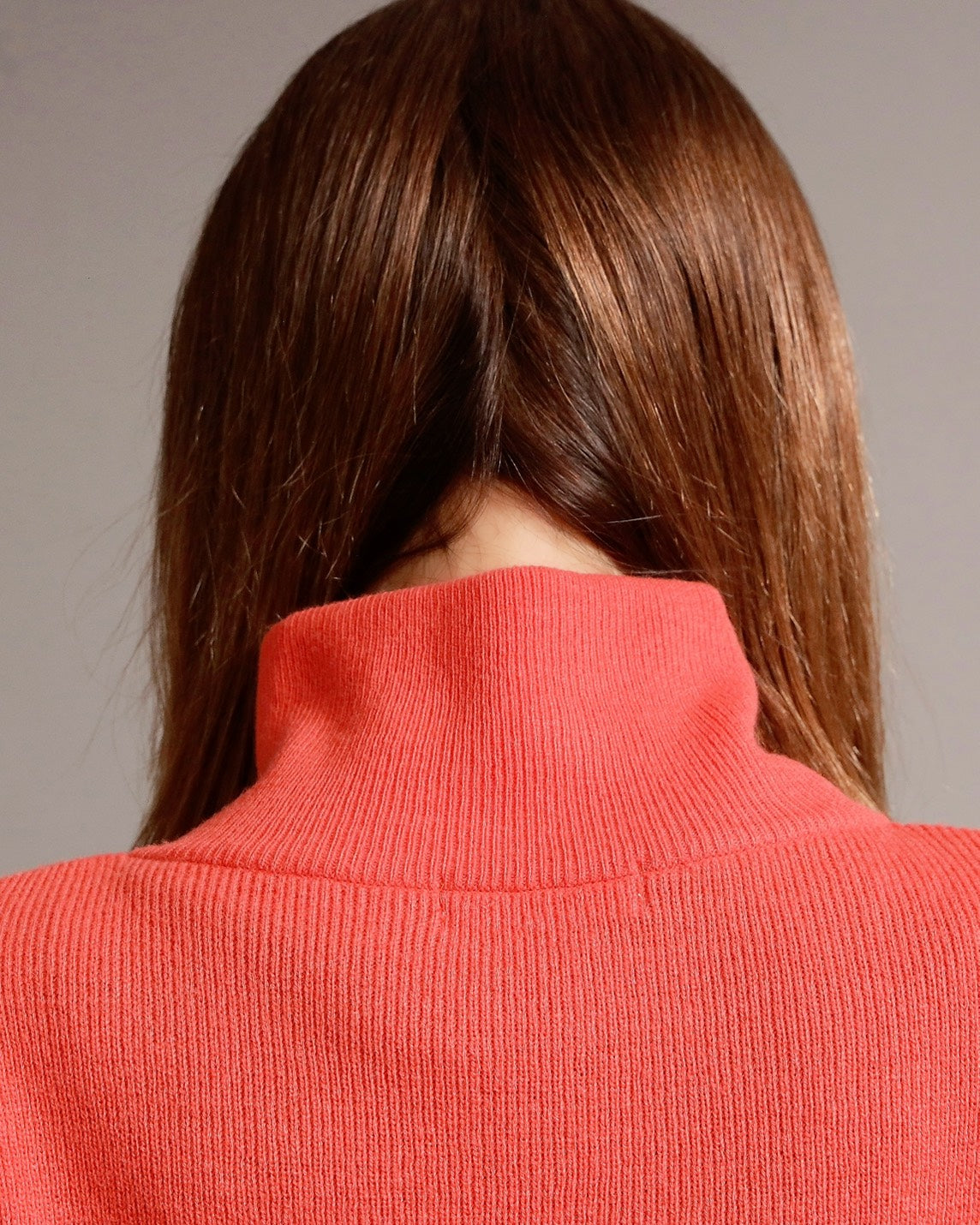 ジップアップショート丈ニット