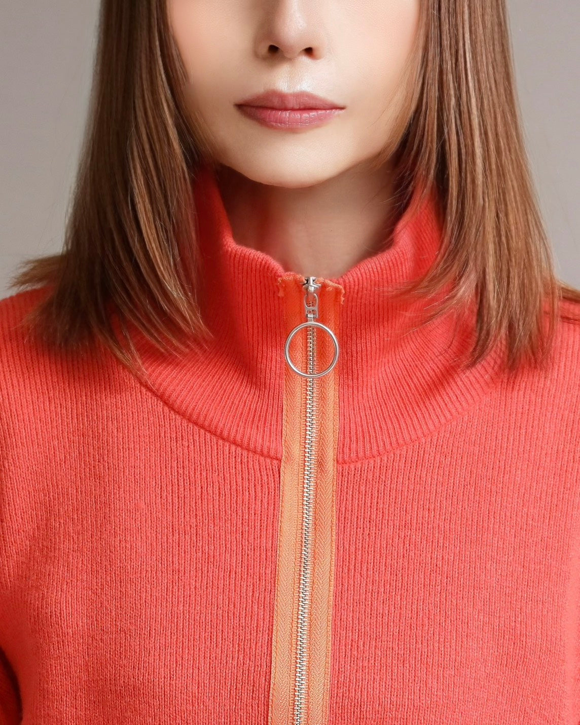 ジップアップショート丈ニット