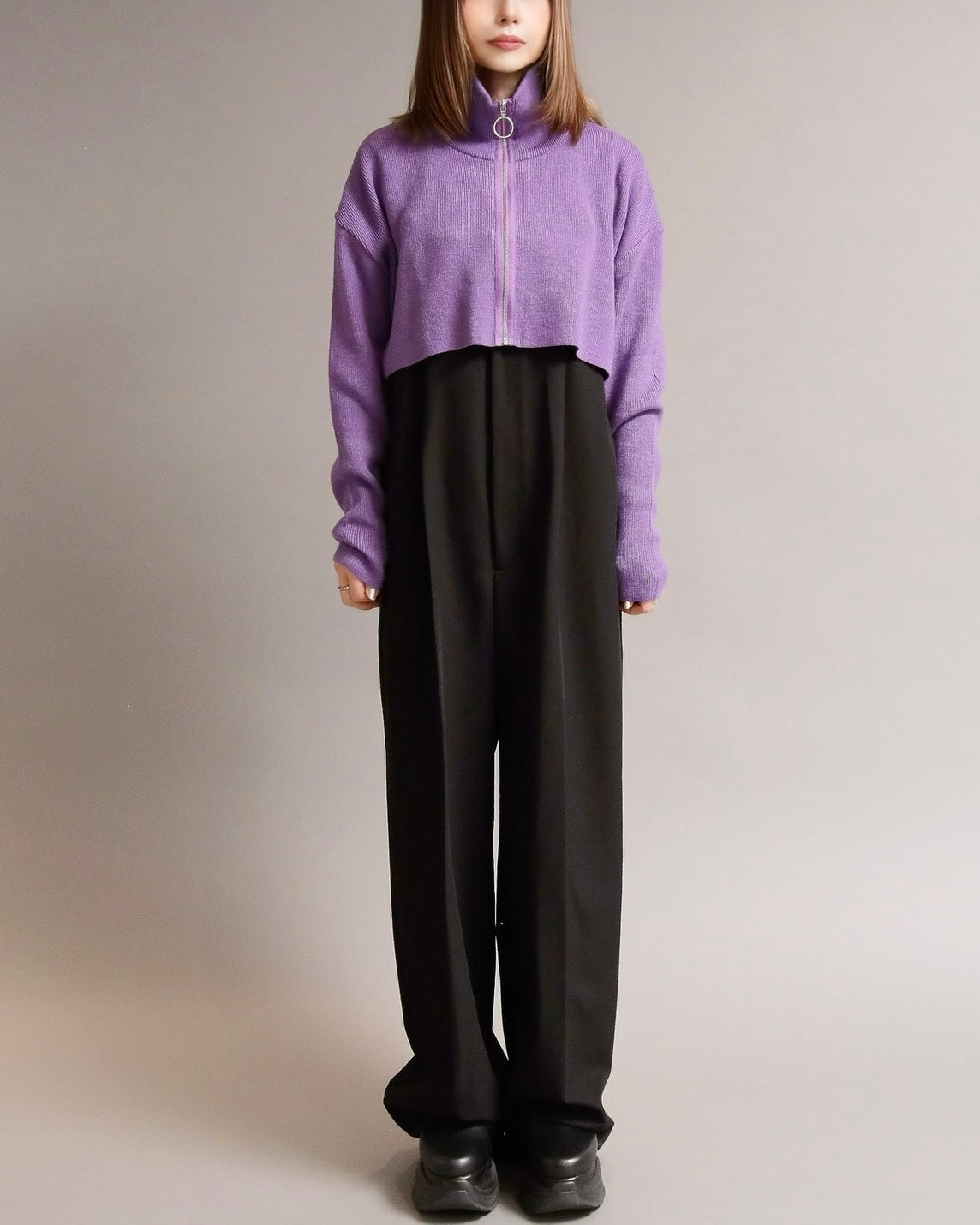 ジップアップショート丈ニット