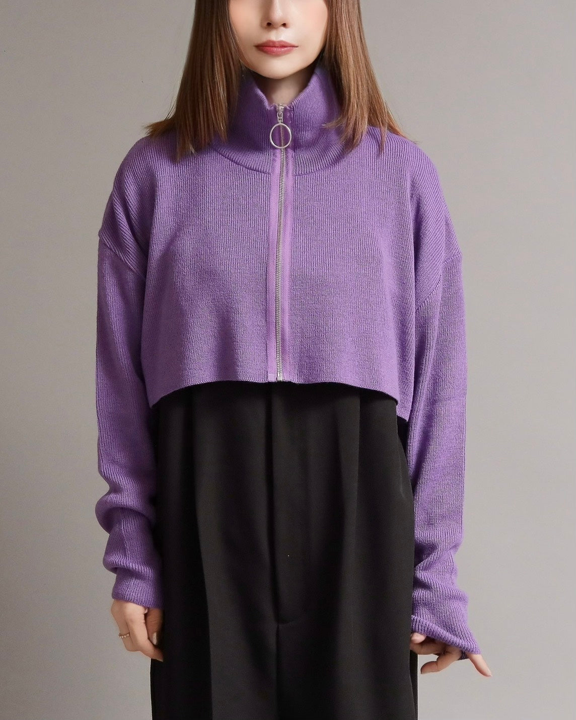 ジップアップショート丈ニット