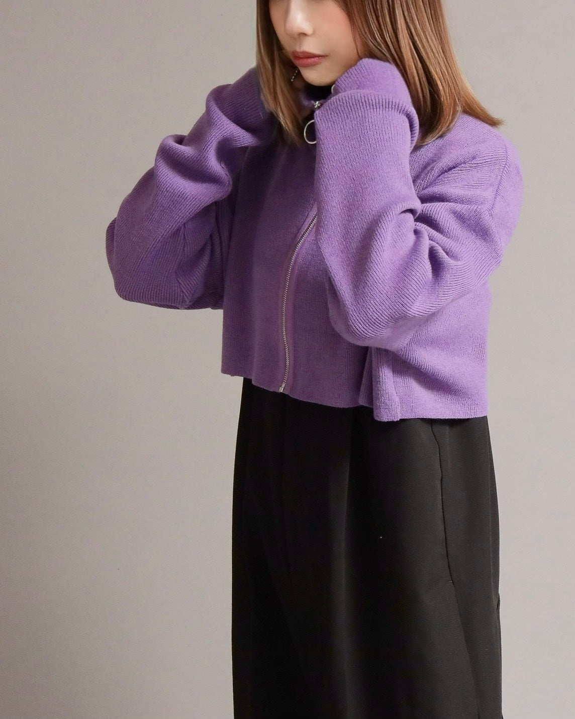ジップアップショート丈ニット
