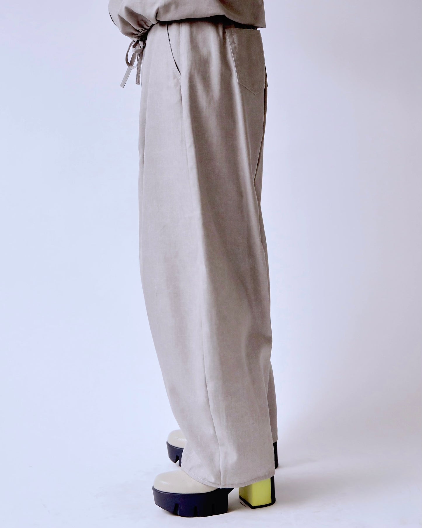 タックバルーン ワイドパンツ