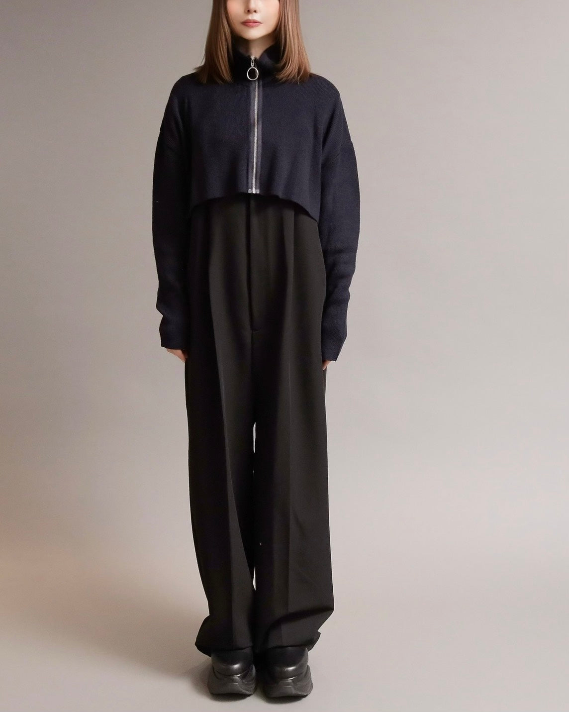 ジップアップショート丈ニット