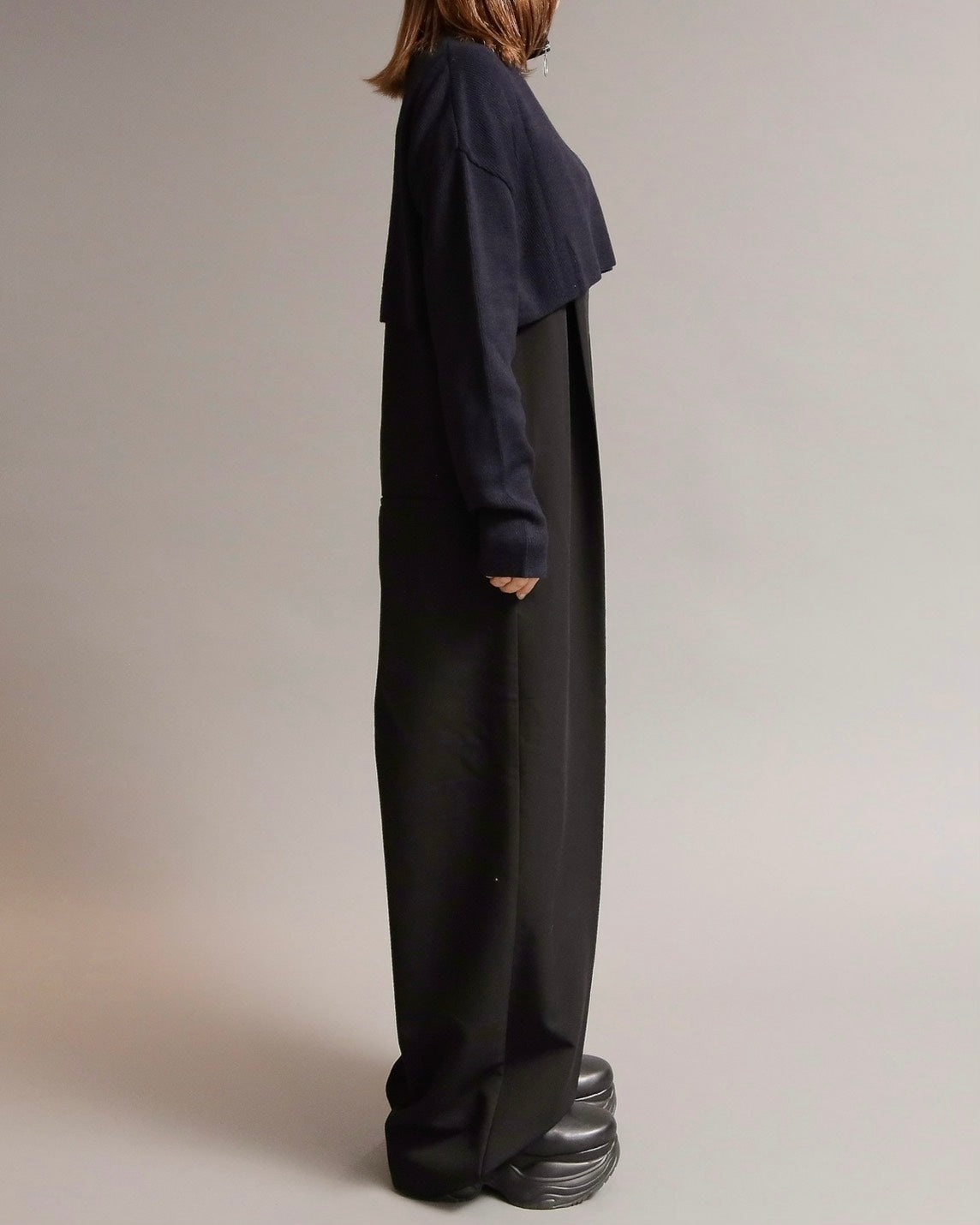 ジップアップショート丈ニット