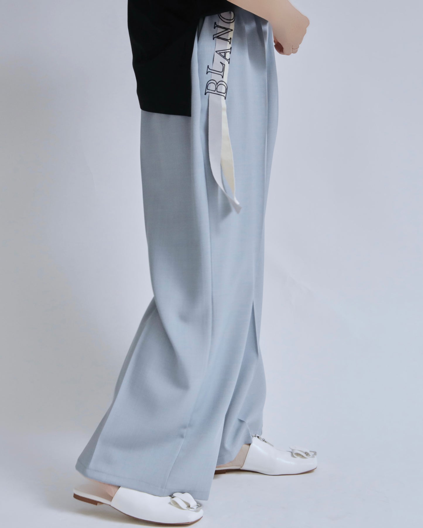 ドレープワイドパンツ