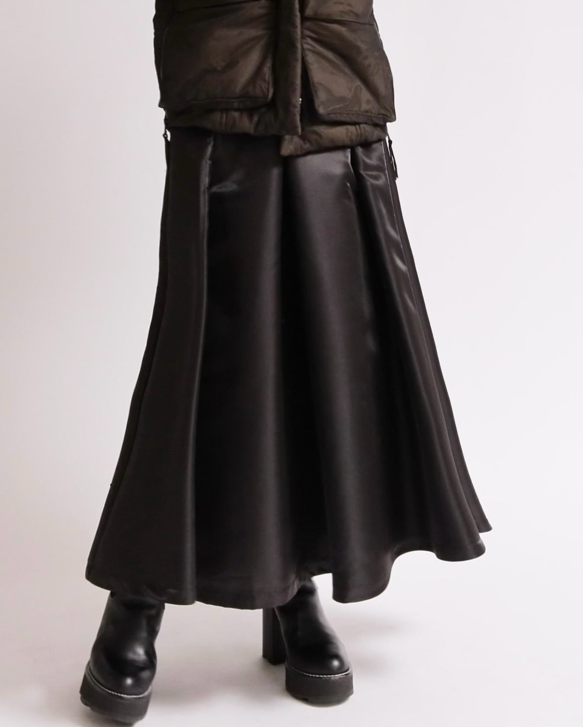 ヴィーガンレザー フレアロングスカート