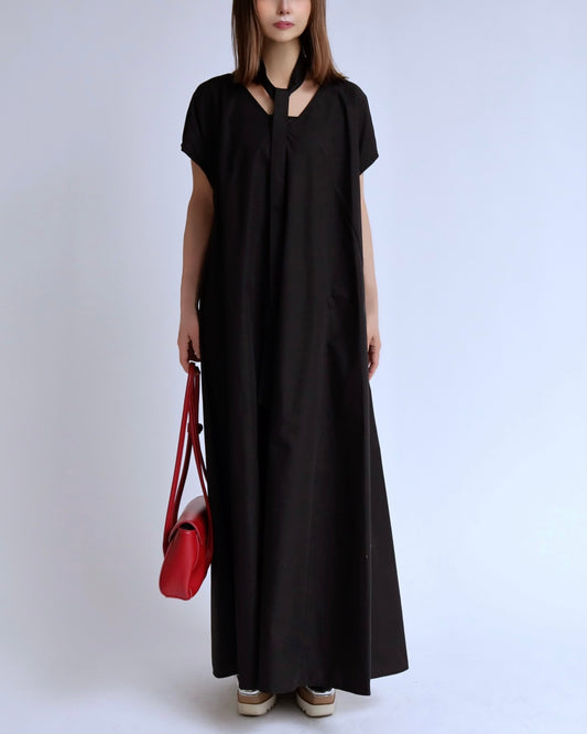 Vネックベルトワンピース