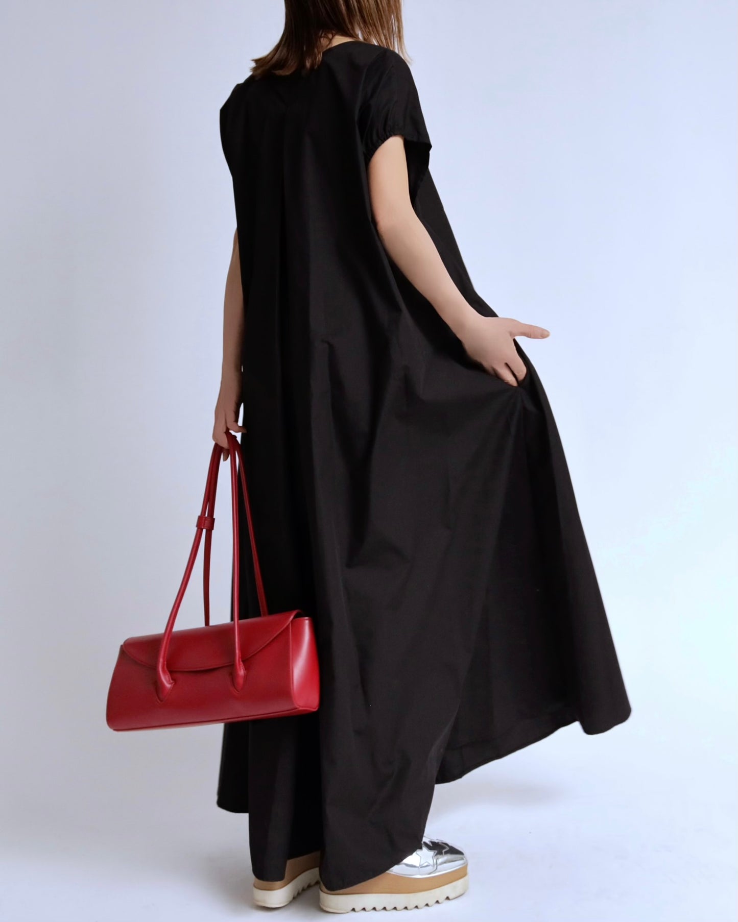 Vネックベルトワンピース