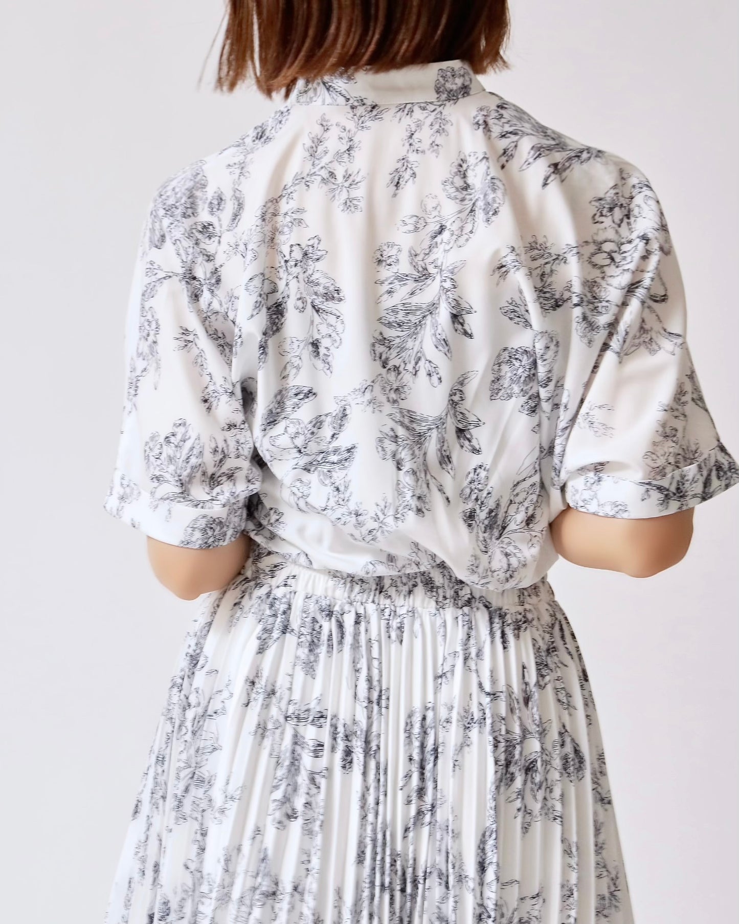 ボタニカルプリーツシャツワンピース