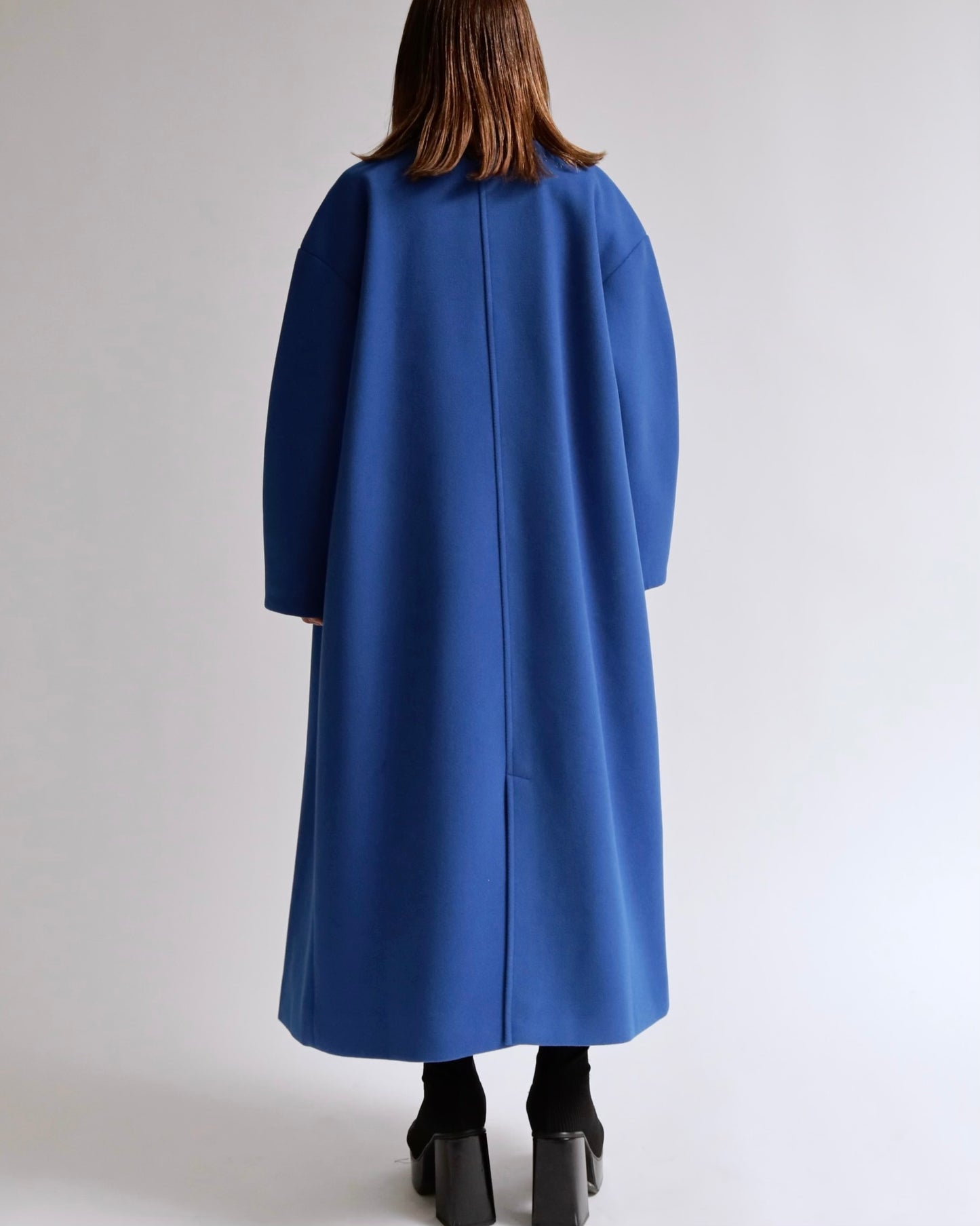 ディープブルー・ロングコート