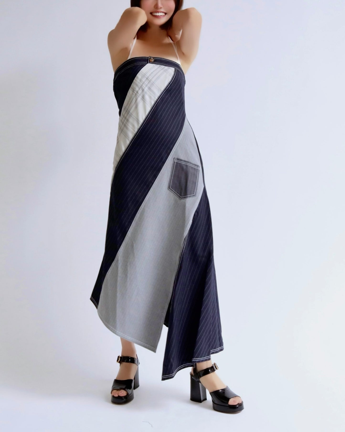 アシンメトリー・パネルストラップドレス