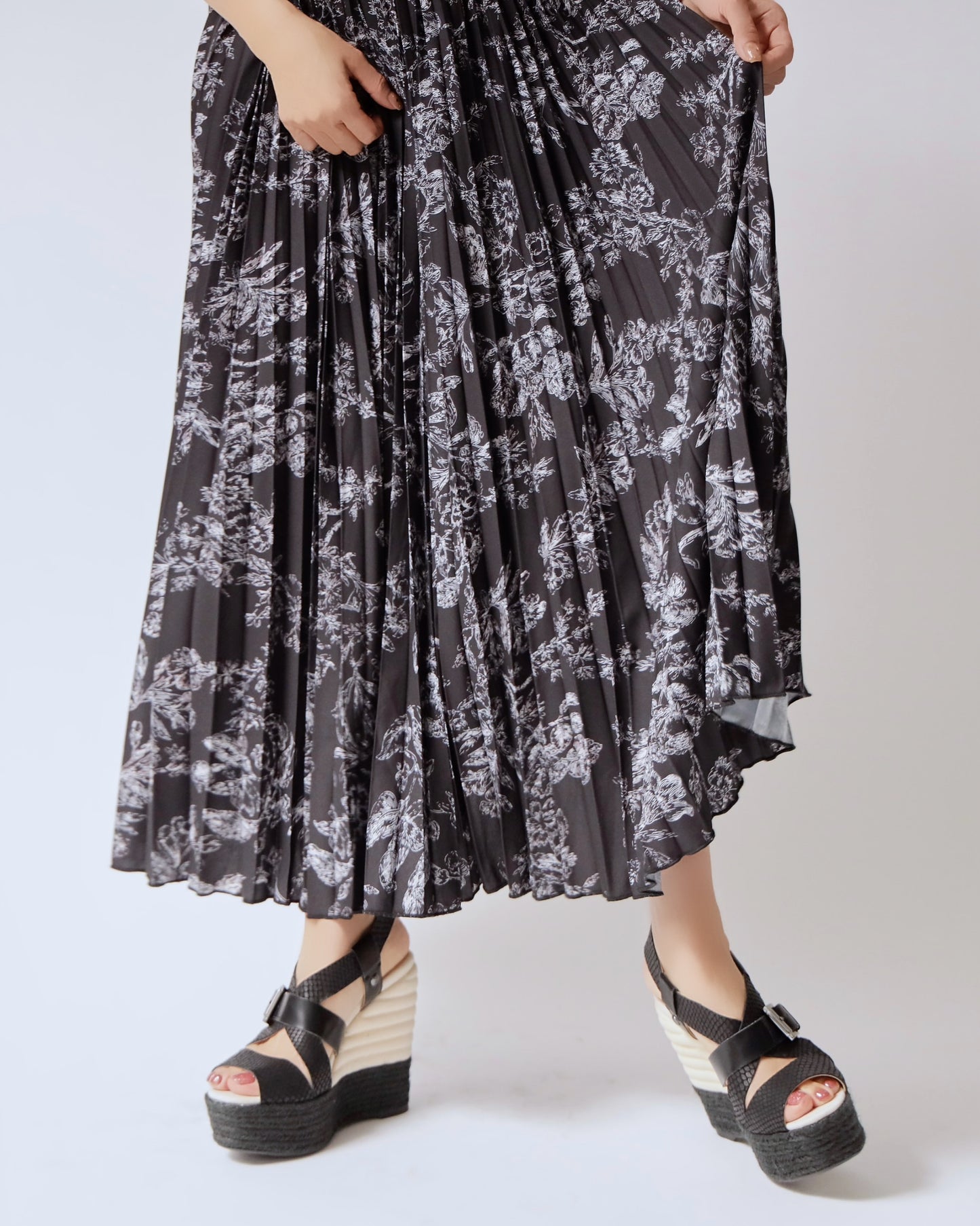 ボタニカルプリーツシャツワンピース