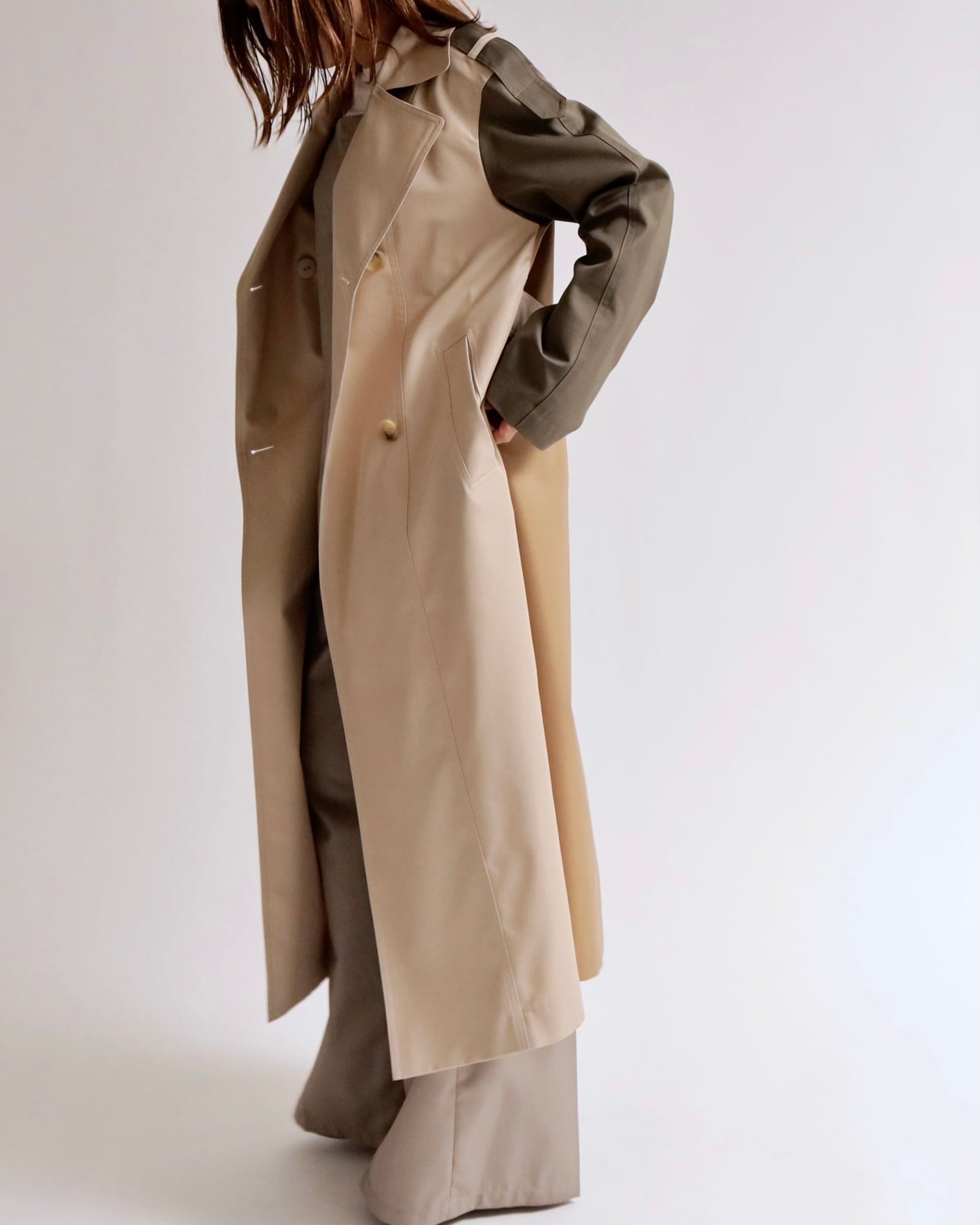 バックロゴレイヤード トレンチコート