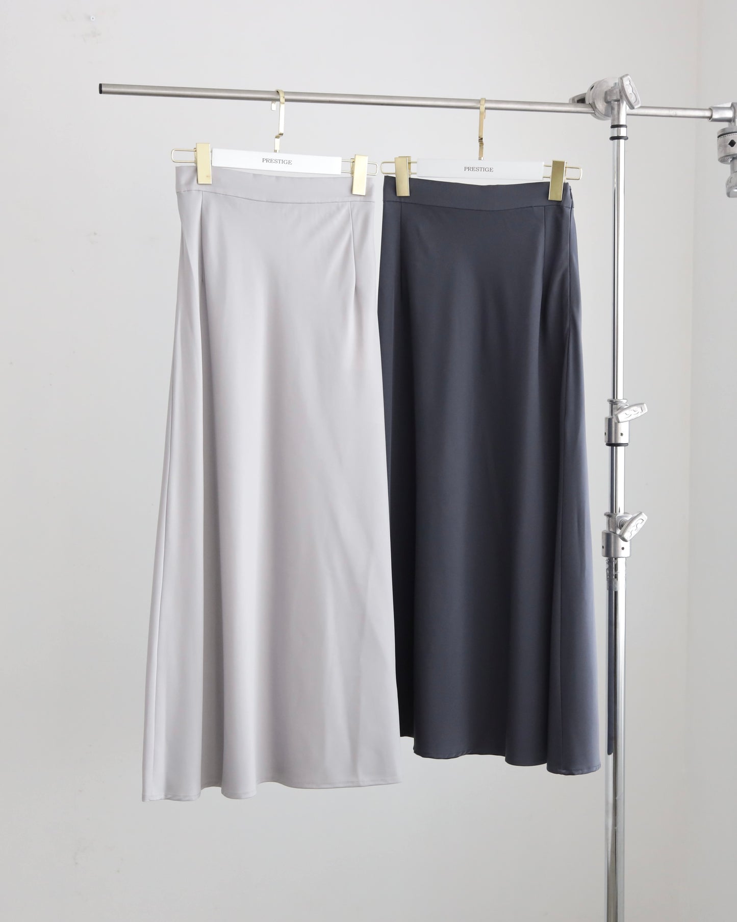 サテンライク ロングスカート