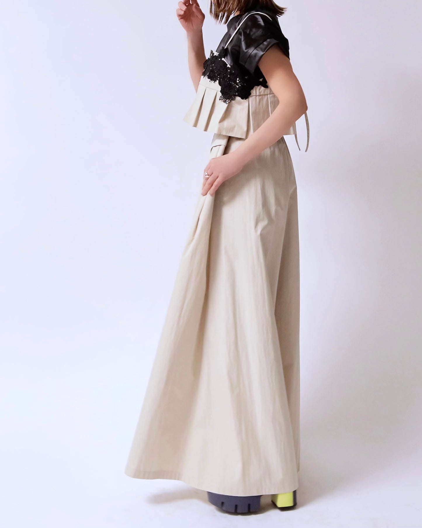 ハイウエストワイドパンツ