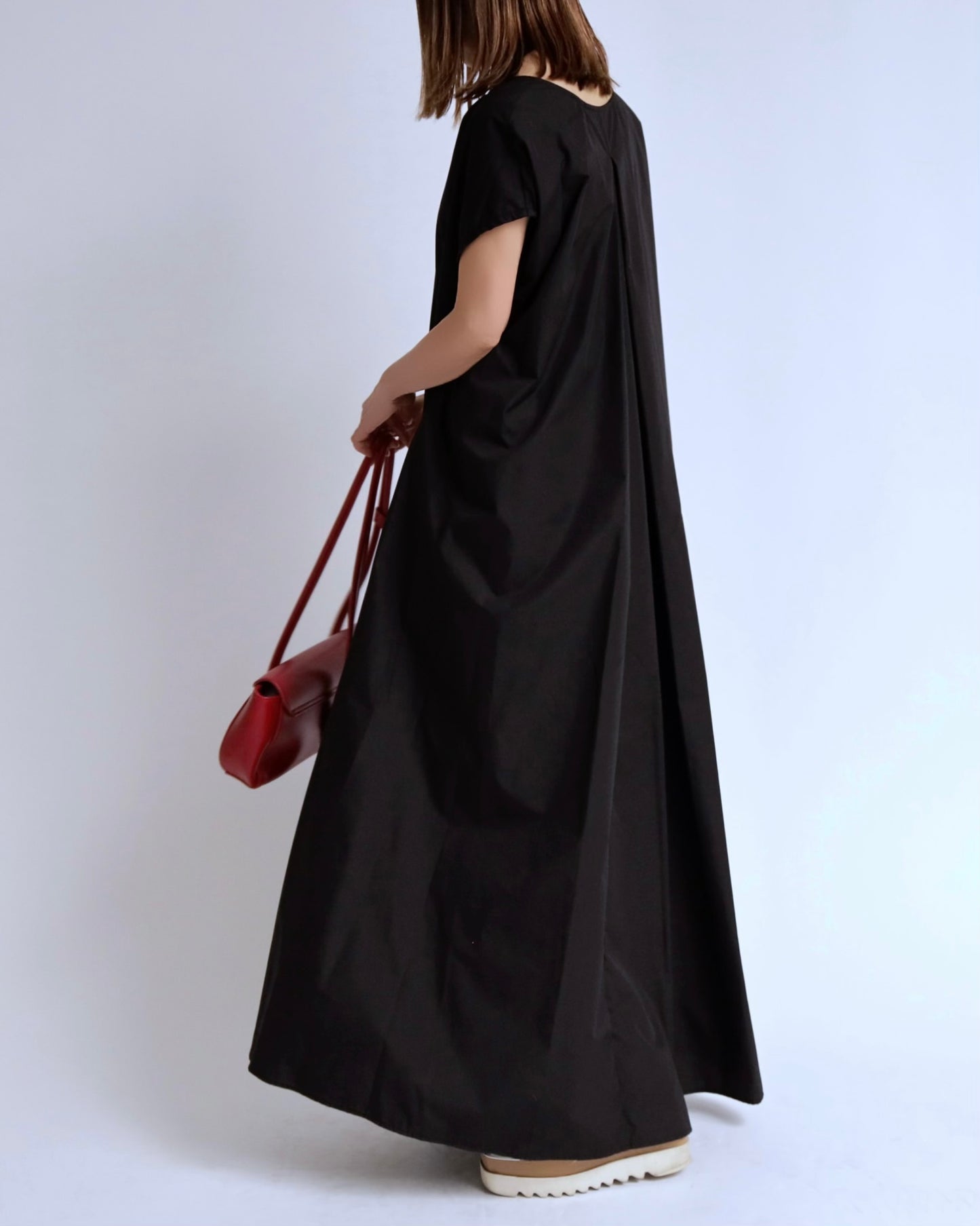 Vネックベルトワンピース