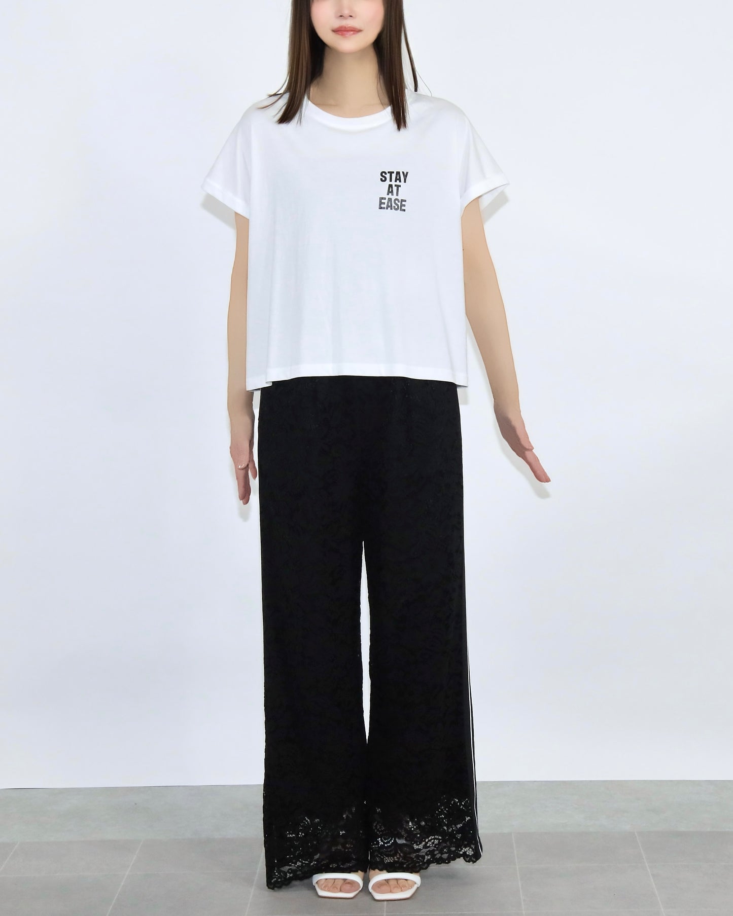 STAY AT EASE ロゴフレンチスリーブTシャツ