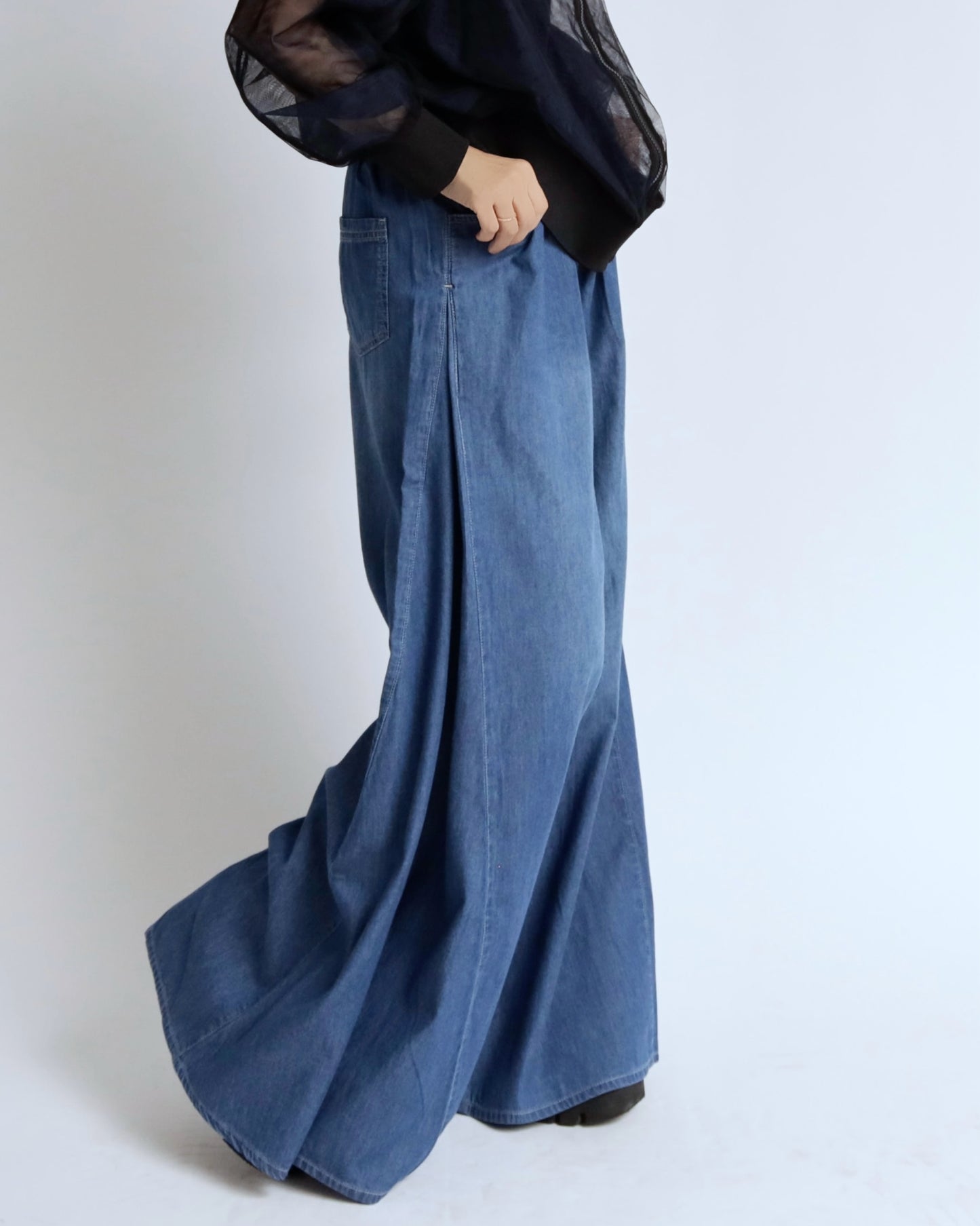 フレアラインデニムパンツ