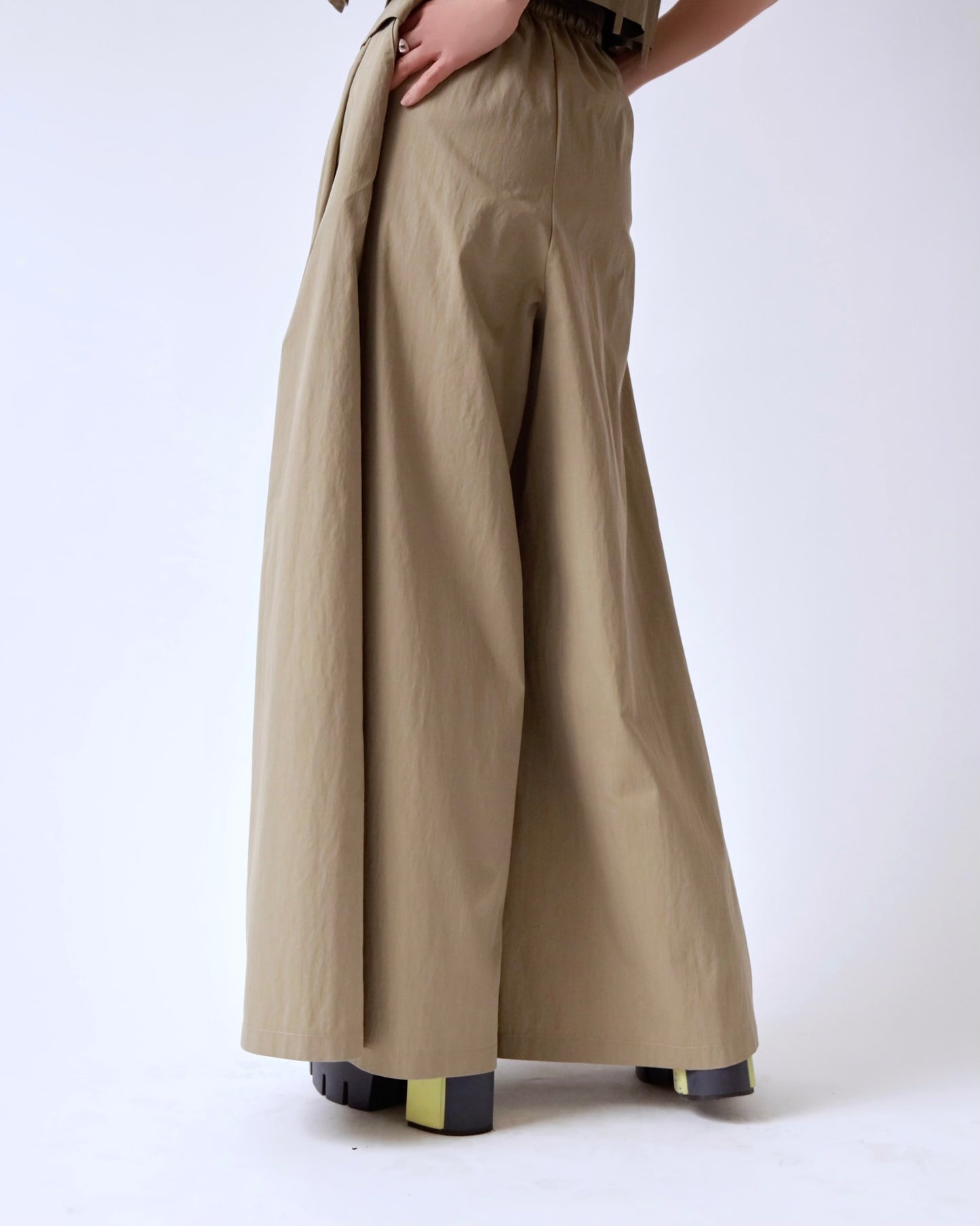 ハイウエストワイドパンツ