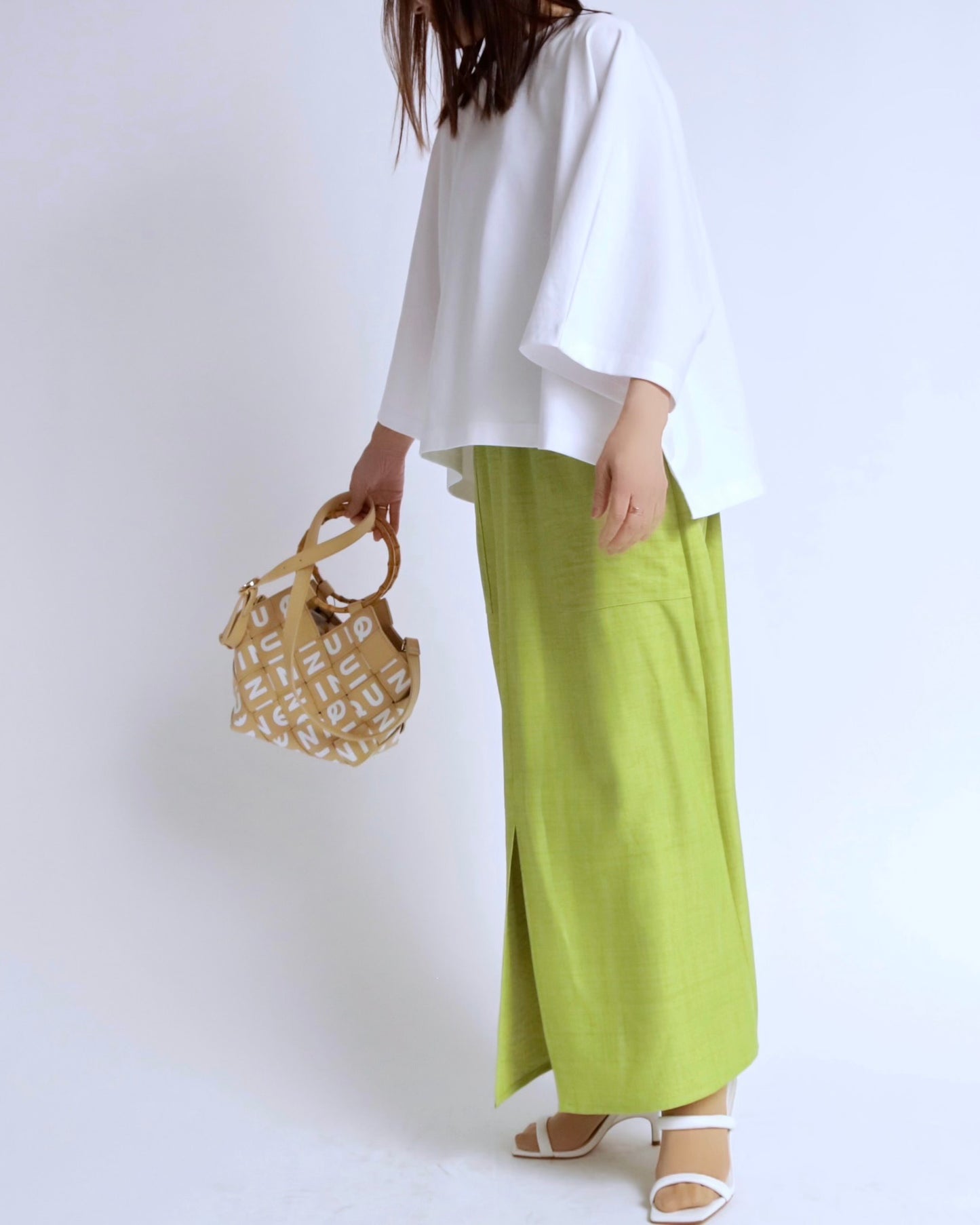 センタースリットストレートスカート