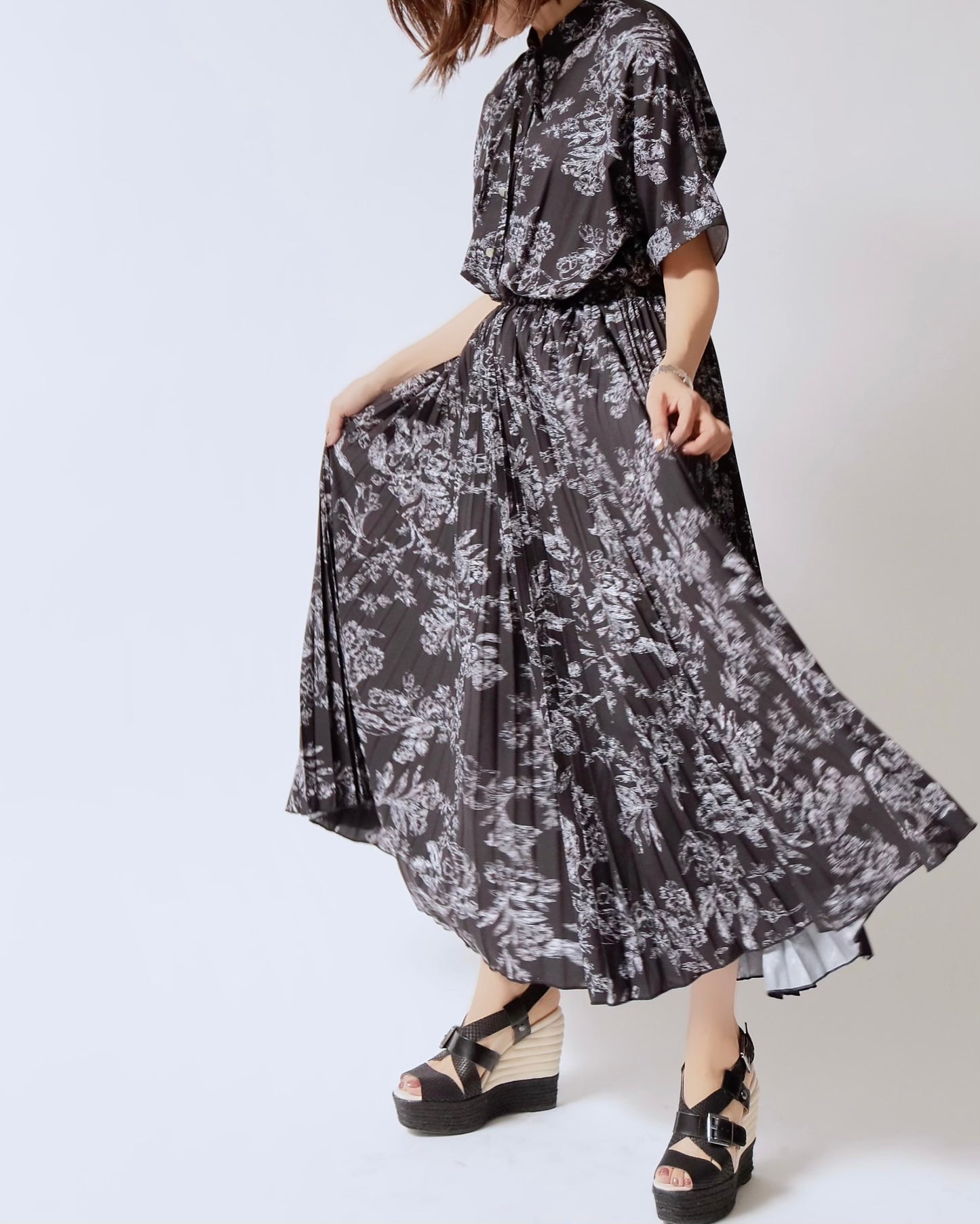 ボタニカルプリーツシャツワンピース