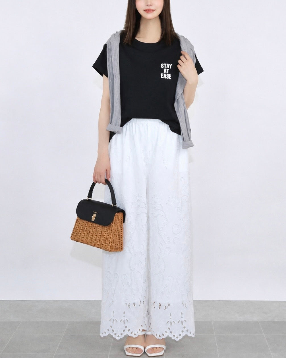STAY AT EASE ロゴフレンチスリーブTシャツ