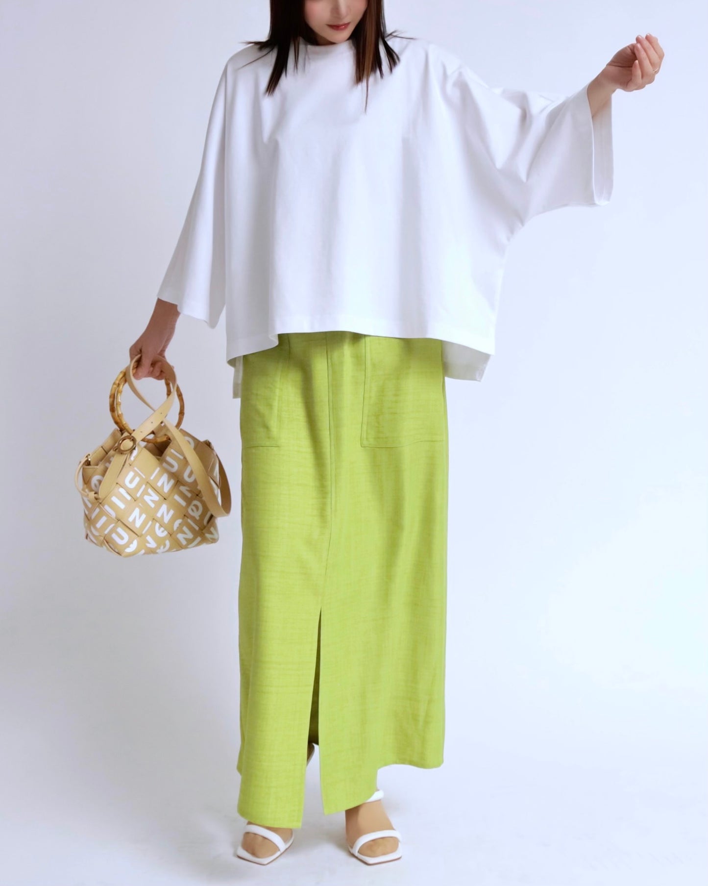 センタースリットストレートスカート