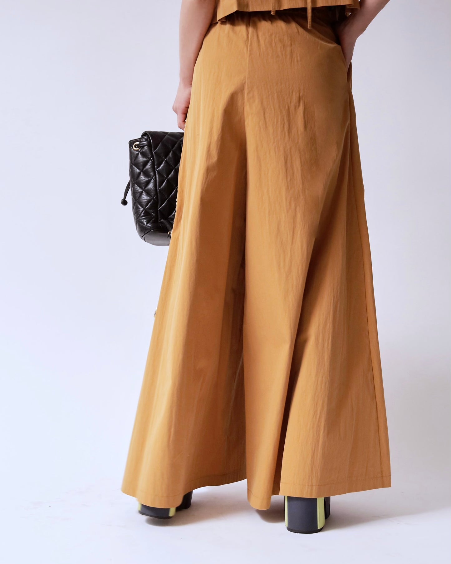 ハイウエストワイドパンツ