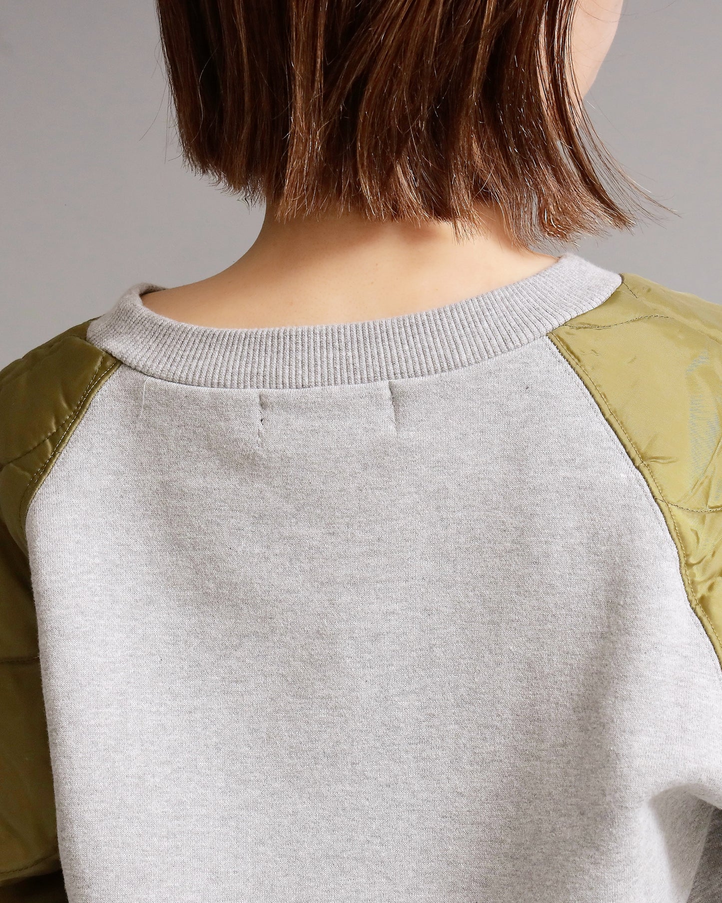 キルティングショルダートレーナー