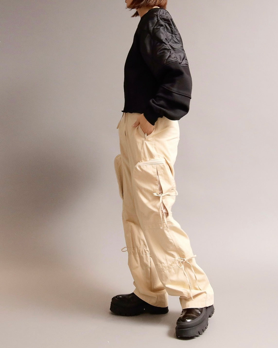 リボン付きカーゴパンツ