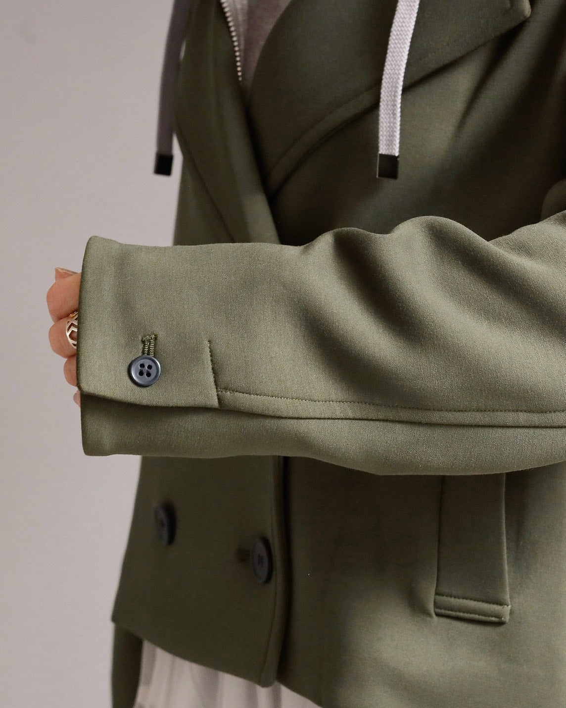 ２WAYレイヤードフーディーショートジャケット