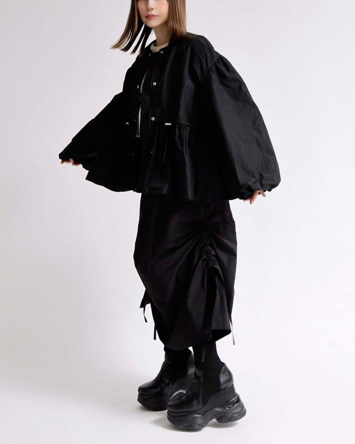 ボリュームスリーブノーカラーブルゾン