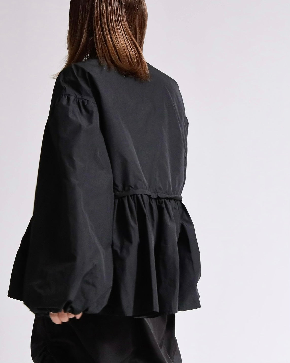 ボリュームスリーブノーカラーブルゾン