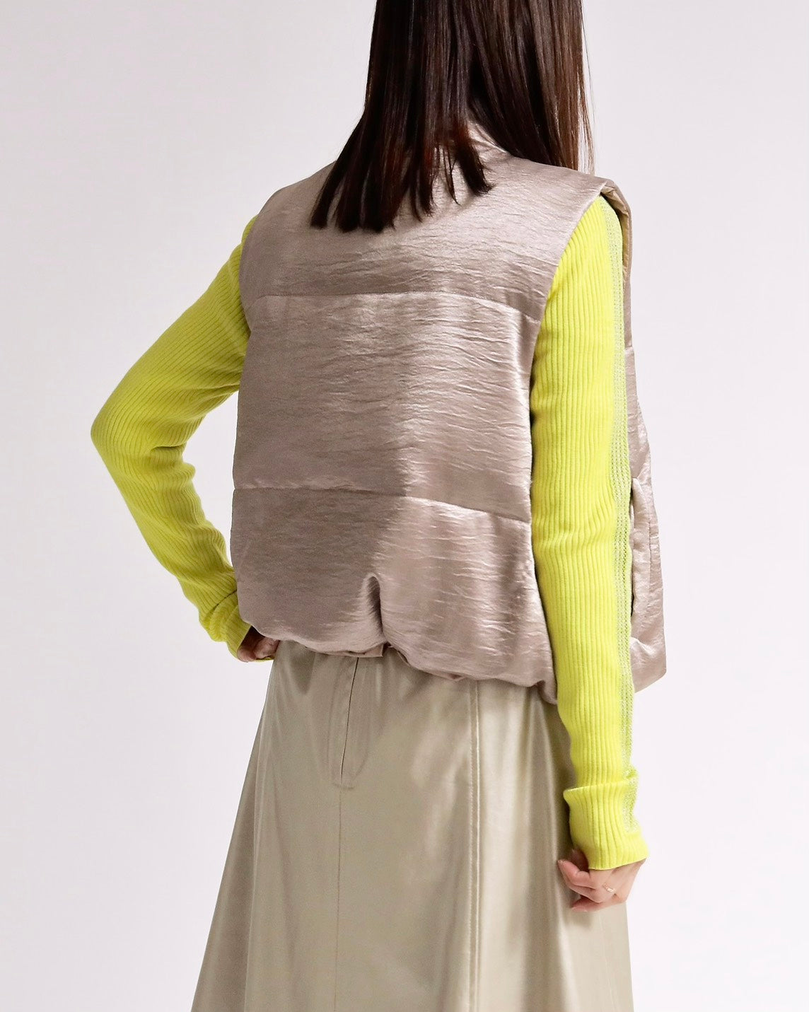 サテンタッチ中綿スタンドベスト