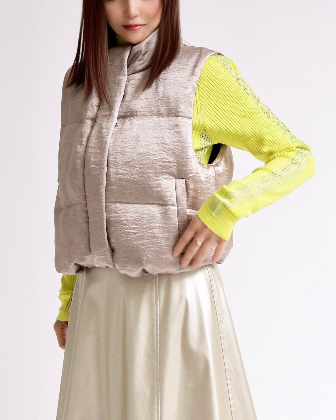 サテンタッチ中綿スタンドベスト