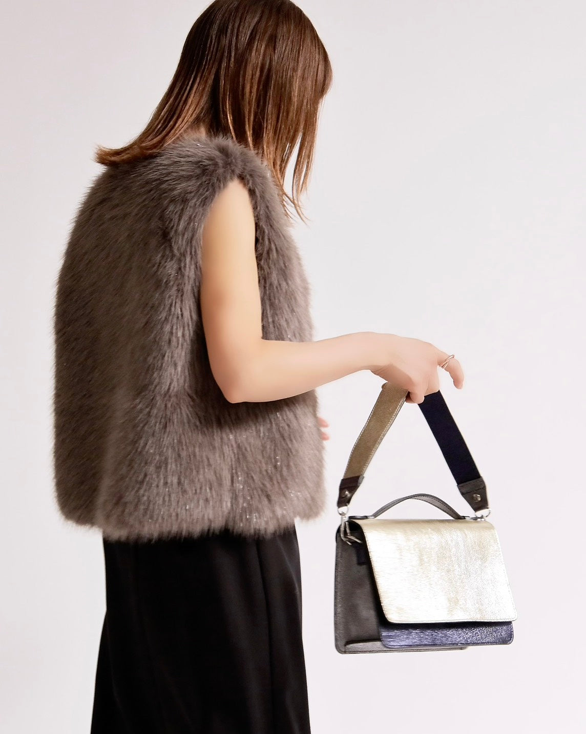 グリッターフェイクファーノーカラーベスト