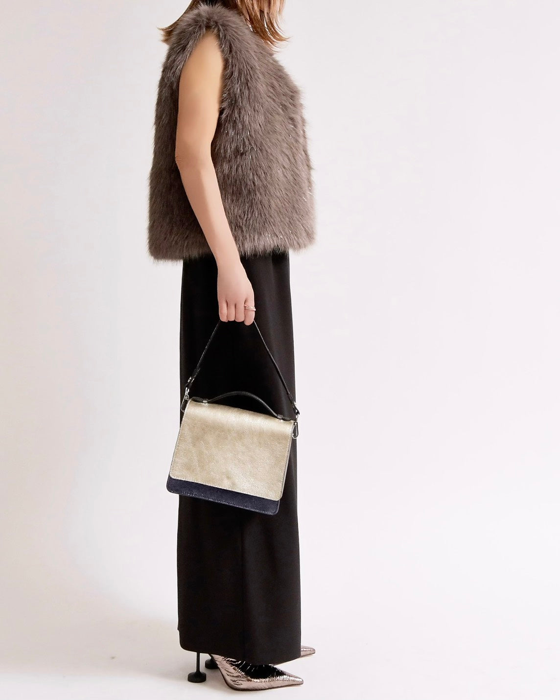 グリッターフェイクファーノーカラーベスト