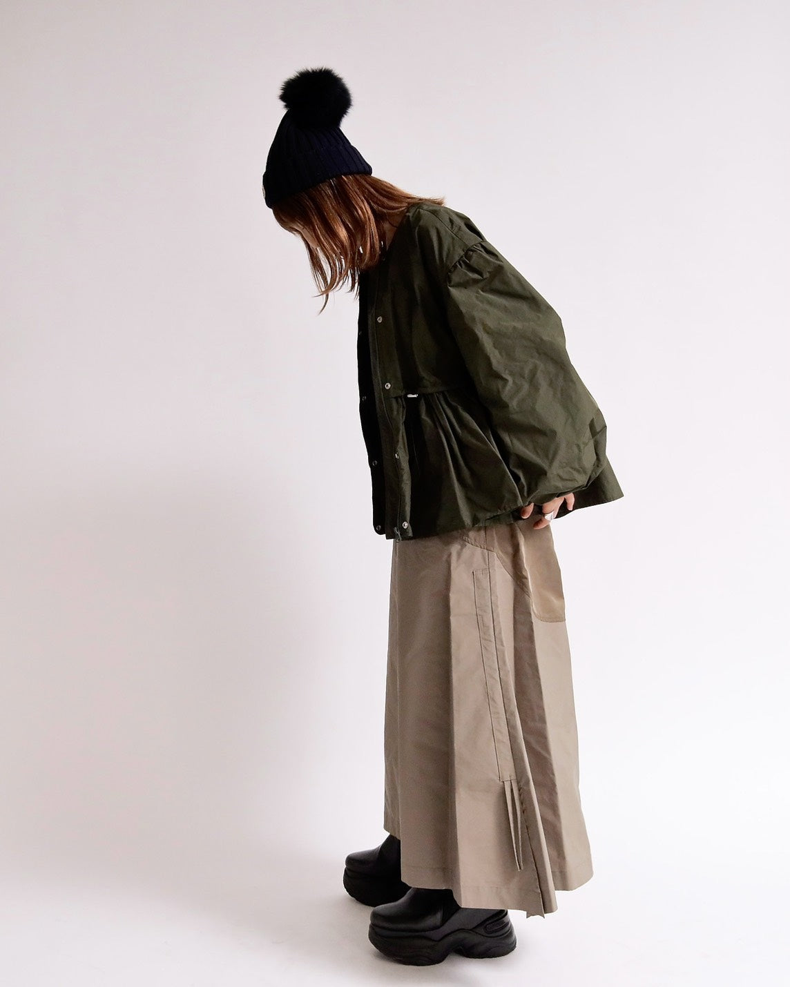 シルエットチェンジサイドコードスカート