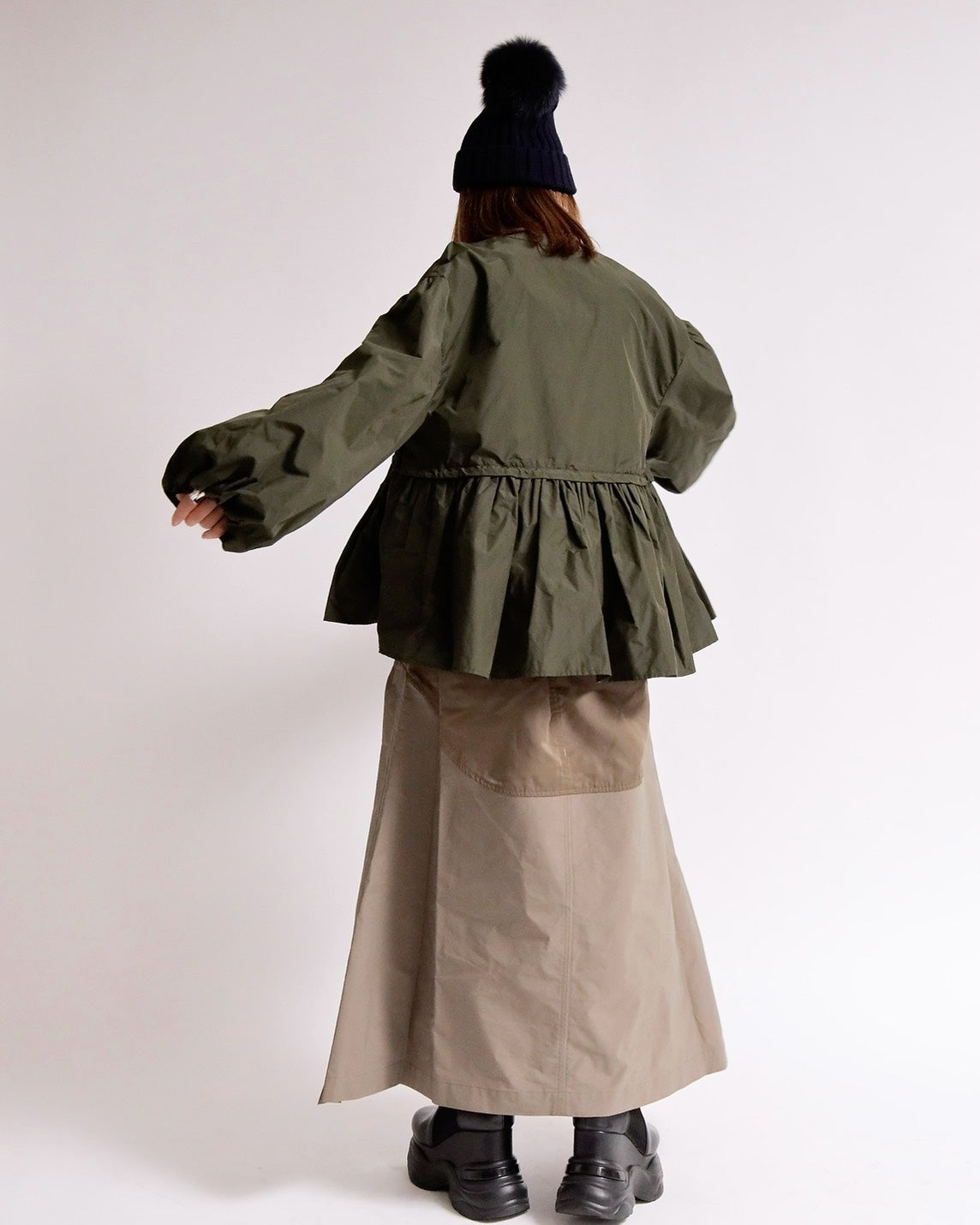 シルエットチェンジサイドコードスカート